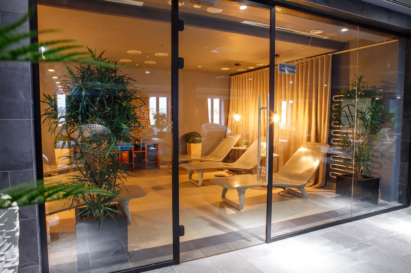 Espacio de wellness y calma para tratamientos faciales en Madrid